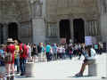 cath�drale-de-paris_queue pour visiter, 04/2011 (351990 octets)