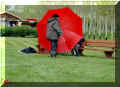 �tang de Beuxes_concours_de_p�che, 01/05/2008 le parapluie rouge (132832 octets)