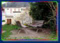 Huismes, petit jardin, derrire l'glise (04/2004) (64309 octets)