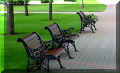 jardin de St Hyacinthe, rang�e de bancs (46270 octets)
