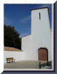 ars-en-r�, une autre �glise, les murs blancs de l'�le de R� (38431 octets)