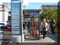 London,  bus shelter, 10/2008 (125339 octets)
